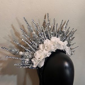 Zip tie crown with lights. White flowers & silver accents